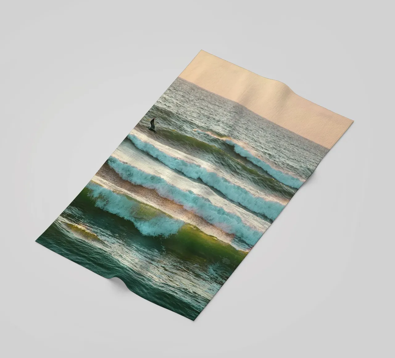 Rolling Waves – Fine Art Print Strandtuch von jay