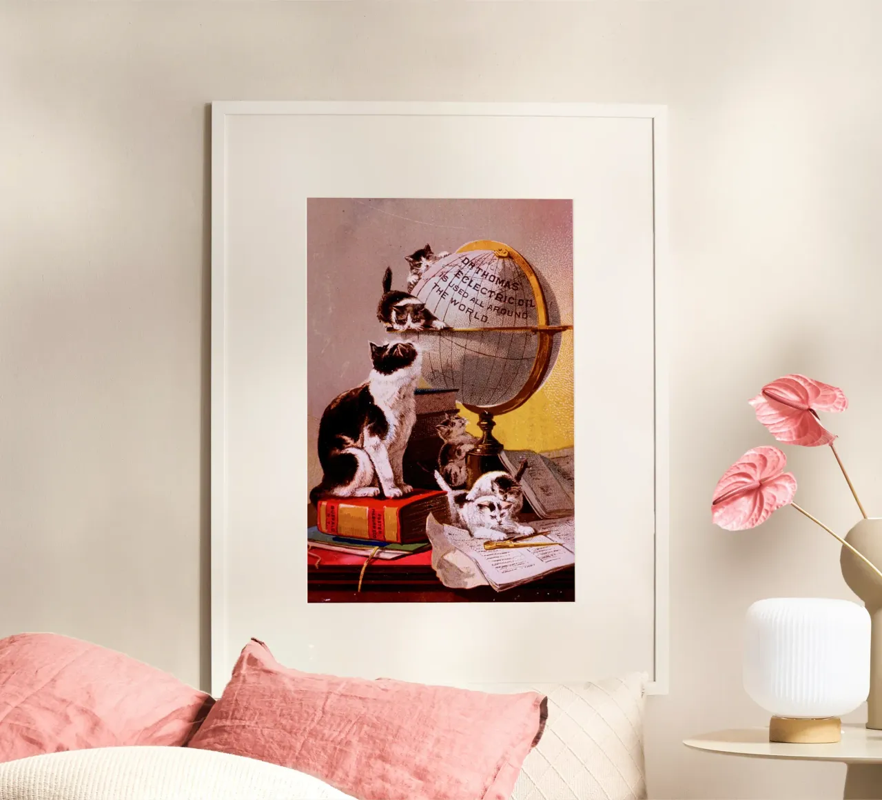 mother cat and her five kittens poster con telaio in alluminio da vintageshop