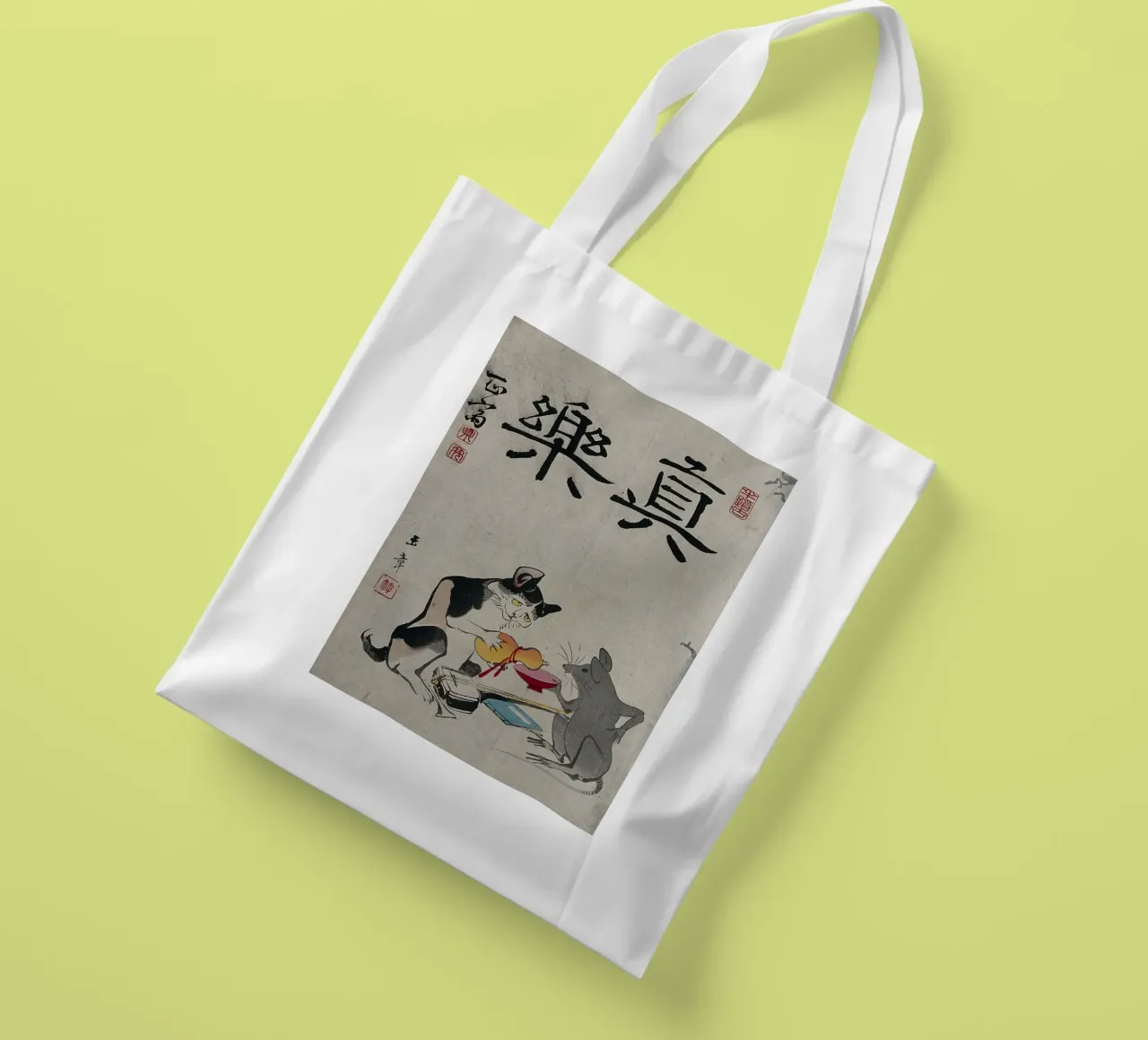 A cat and a rat sharing a cup of sake borsa in juta da vintageshop