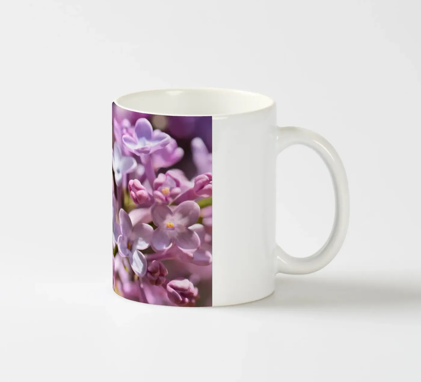 Lilac ceramic mug by Atteloi