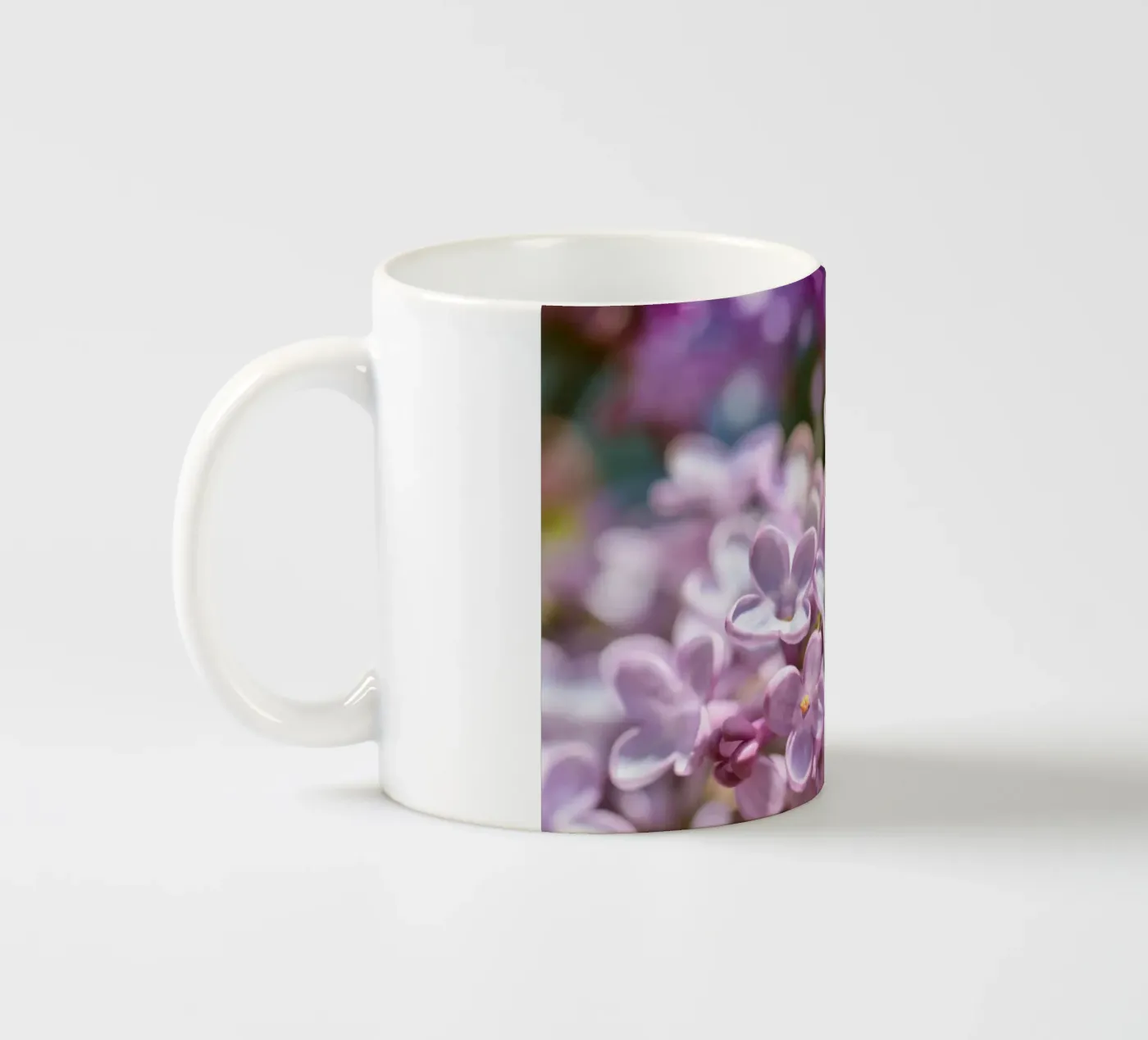 Lilac ceramic mug by Atteloi