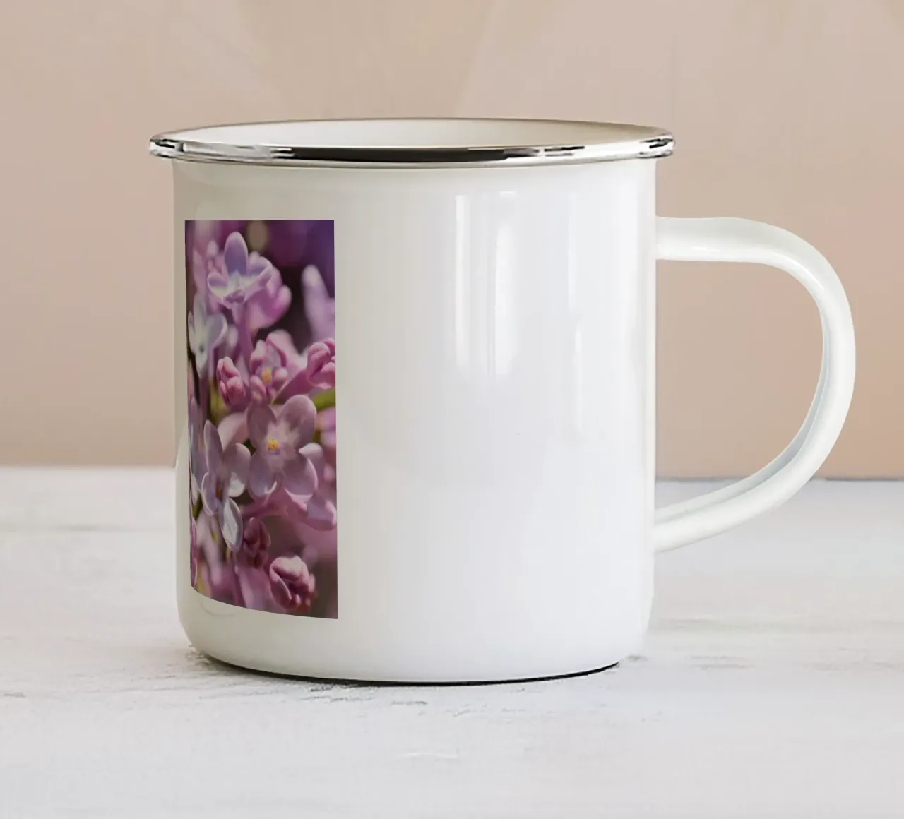 Lilla tazza in smalto da Atteloi