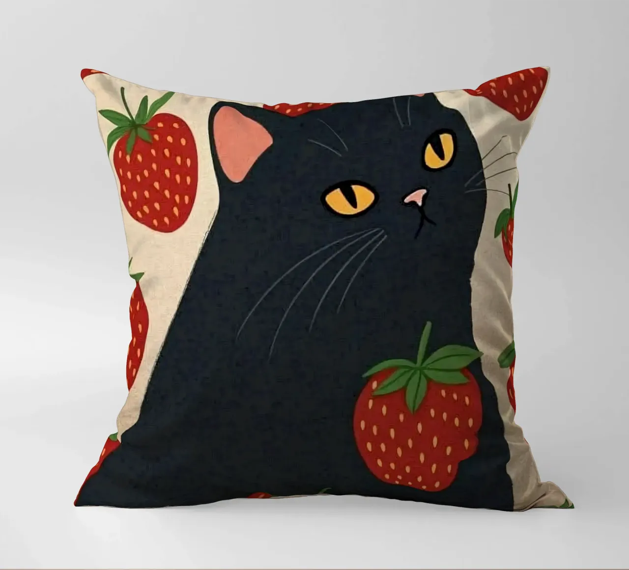 cat with strawberry shape cuscino da comura