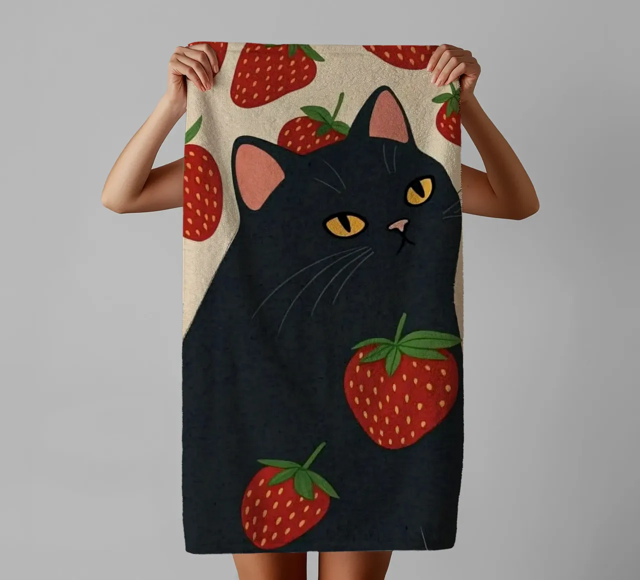 cat with strawberry shape asciugamano da bagno da comura