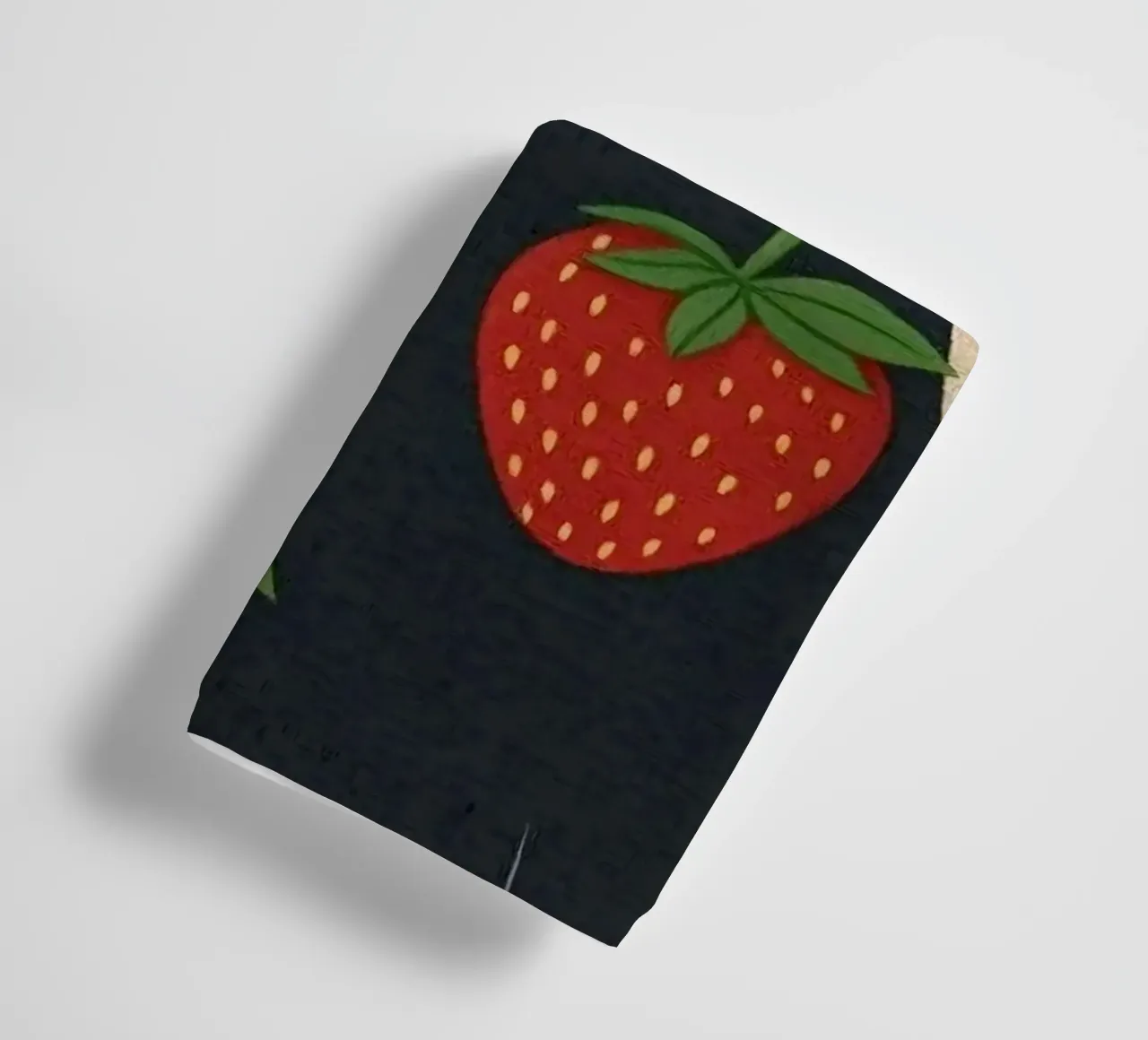 cat with strawberry shape asciugamano da bagno da comura