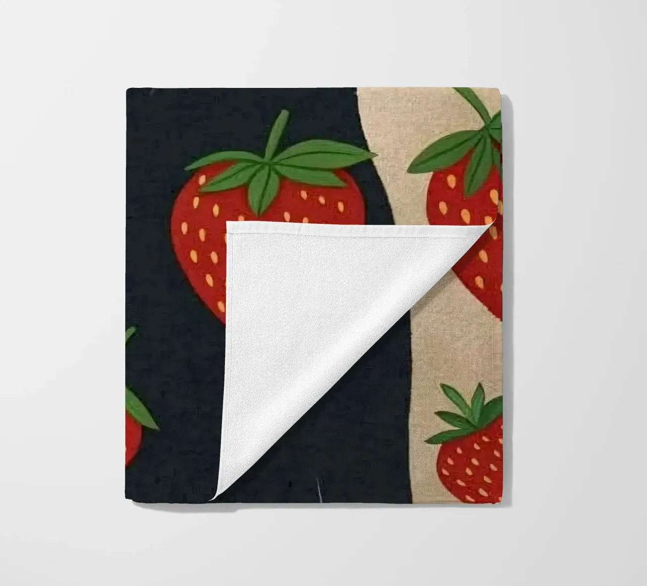 cat with strawberry shape telo mare da comura