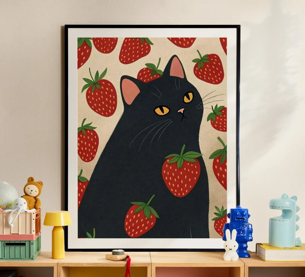 cat with strawberry shape poster con marco de plástico de comura