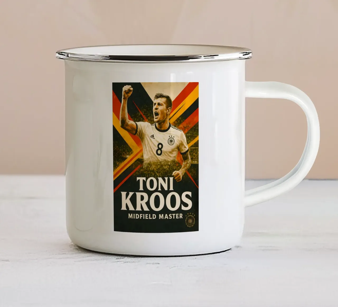 Toni Kroos tazza in smalto da Cyberpunk Canvas