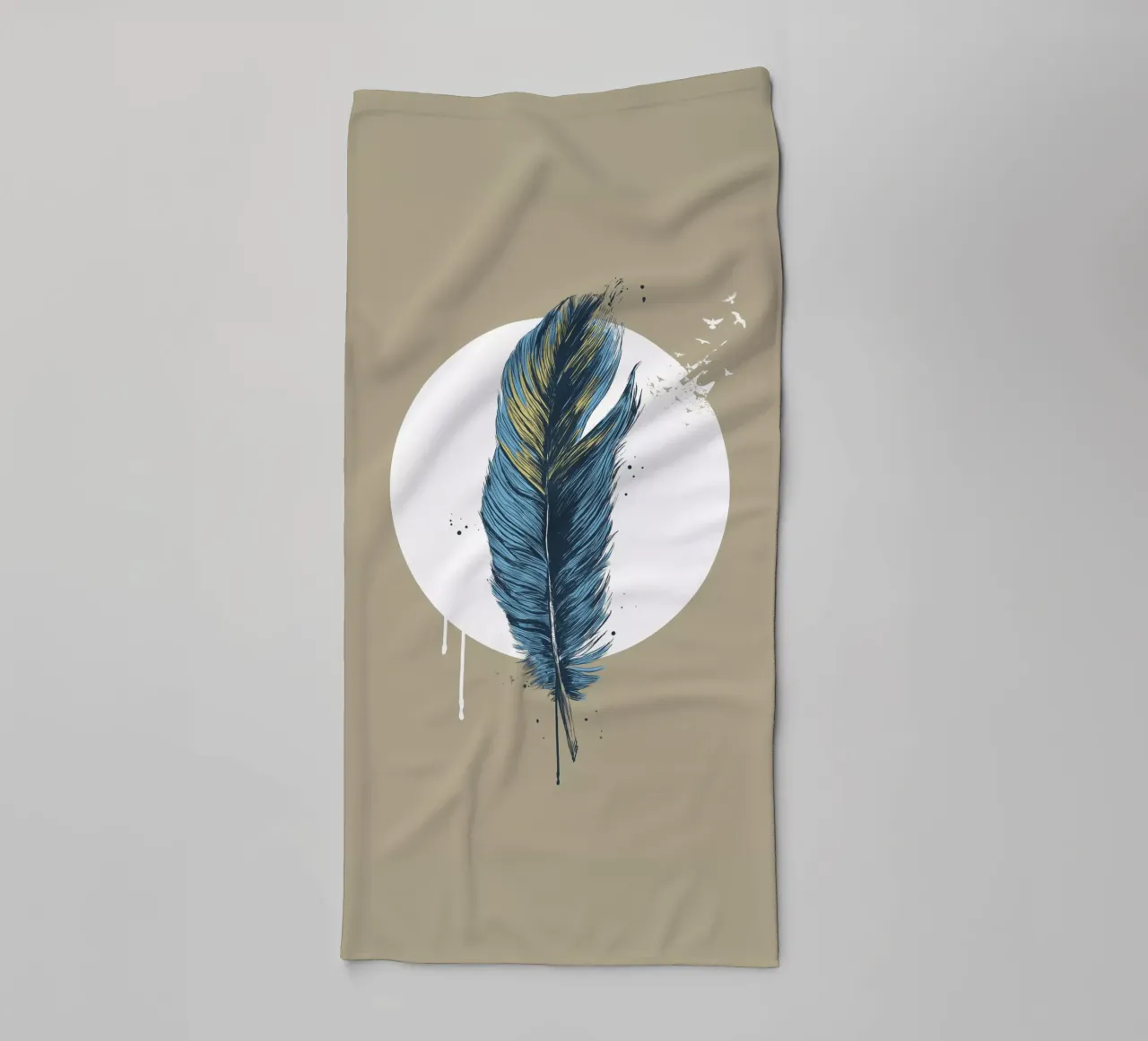 Feather in a circle III asciugamano da bagno da Balazs Solti