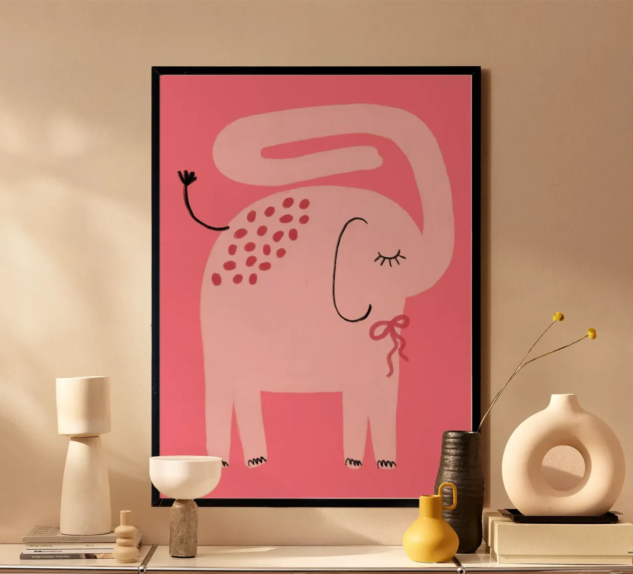 Éléphant rose mignon avec un nœud, Kawaii Art Print poster avec cadre en plastique de vintagepod