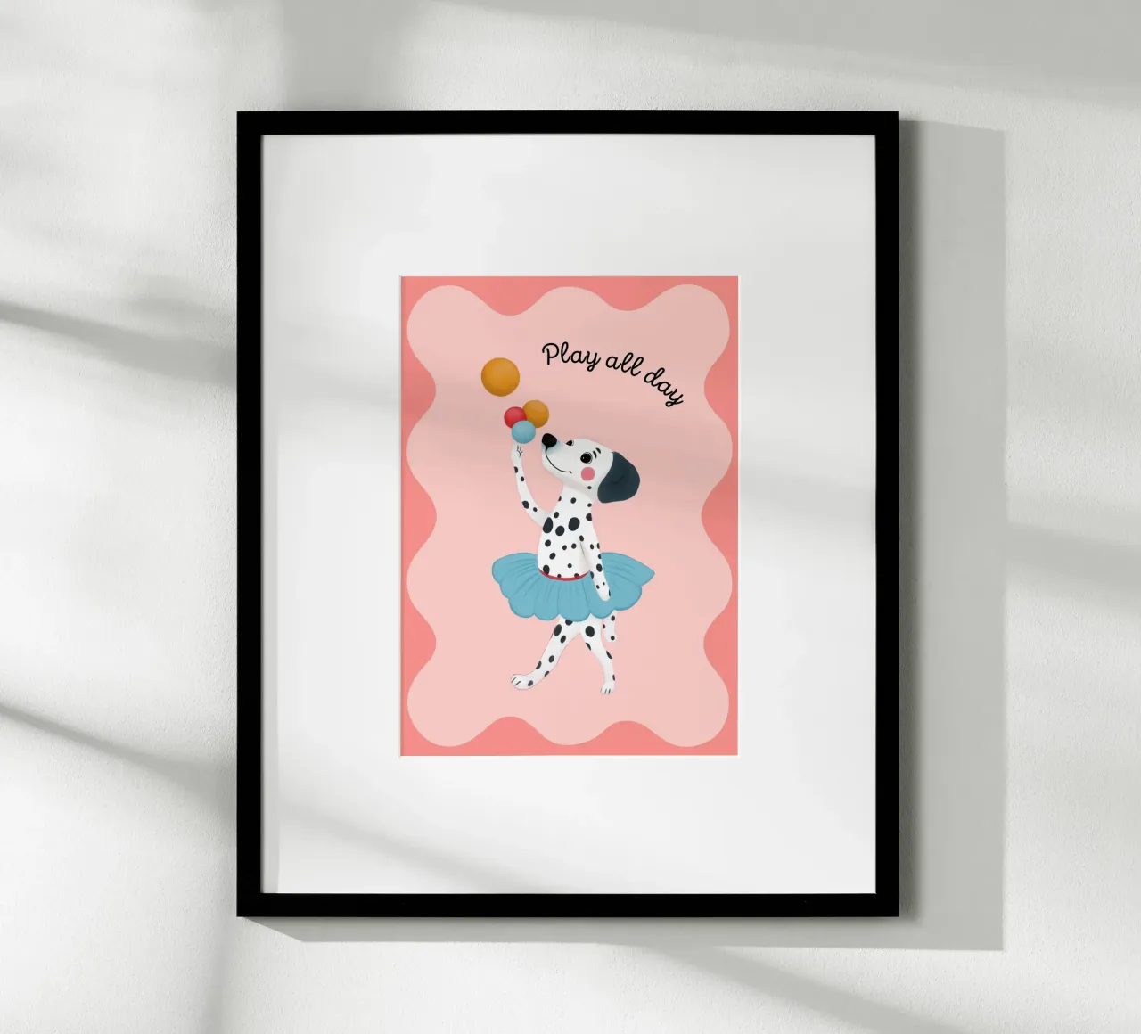 Jonglerende dalmatiër "Play All Day" Art Print poster met houten frame van vintagepod