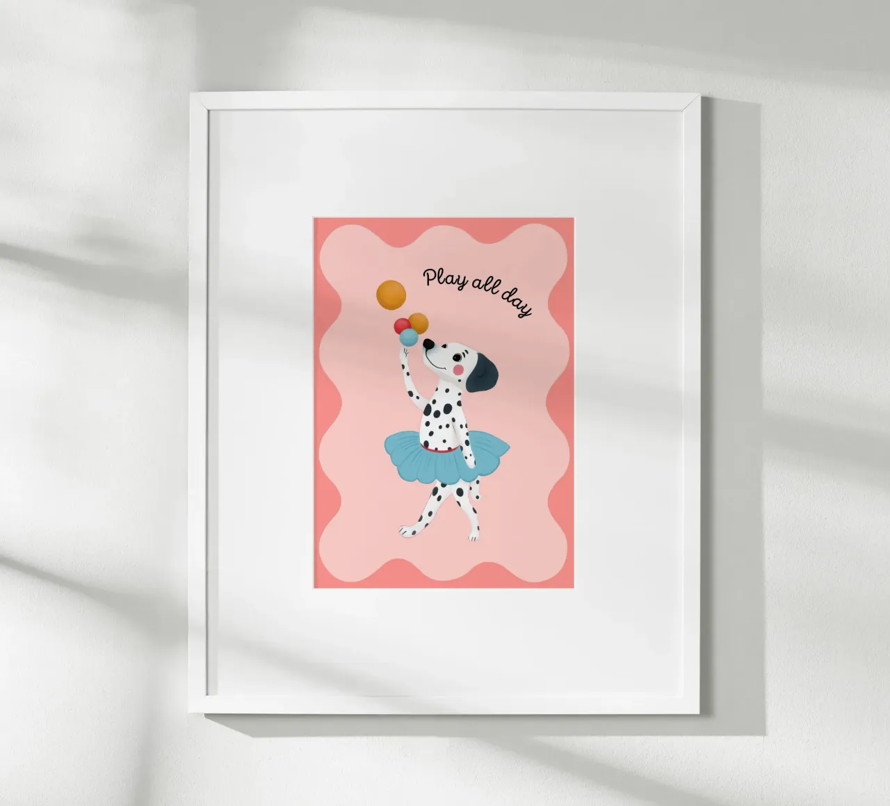 Jonglerende dalmatiër "Play All Day" Art Print poster met houten frame van vintagepod
