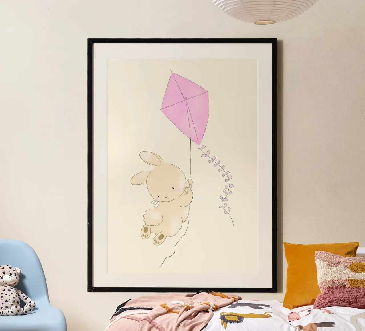 Conejito con cometa rosa, impresión artística caprichosa poster con marco de madera de vintagepod
