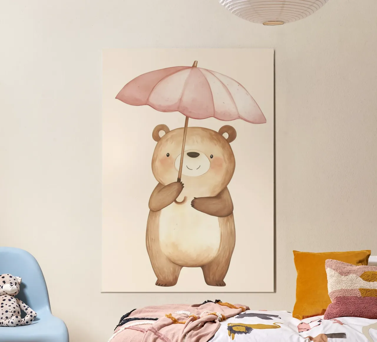 Stampa d'arte di un simpatico orso con ombrello rosa poster con telaio in alluminio da vintagepod