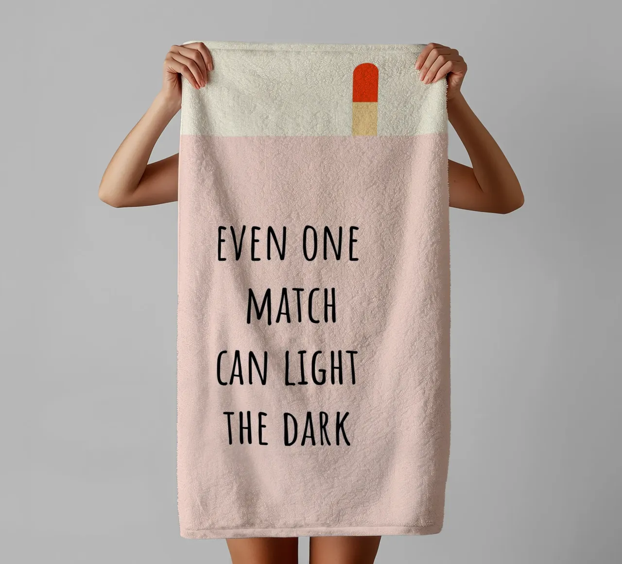 even one Match can light the dark. asciugamano da bagno da FRICKE DESIGN