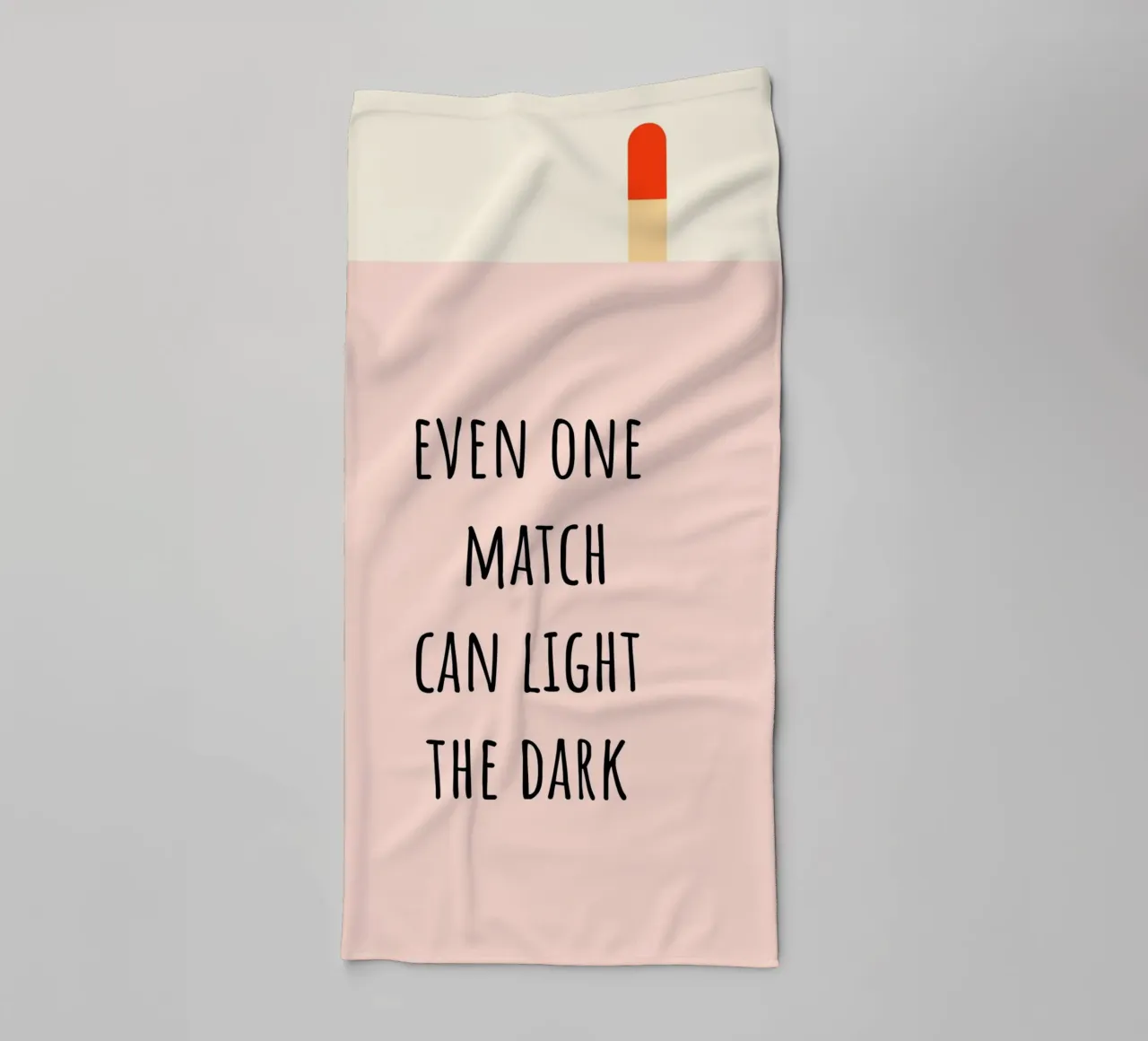 even one Match can light the dark. asciugamano da bagno da FRICKE DESIGN