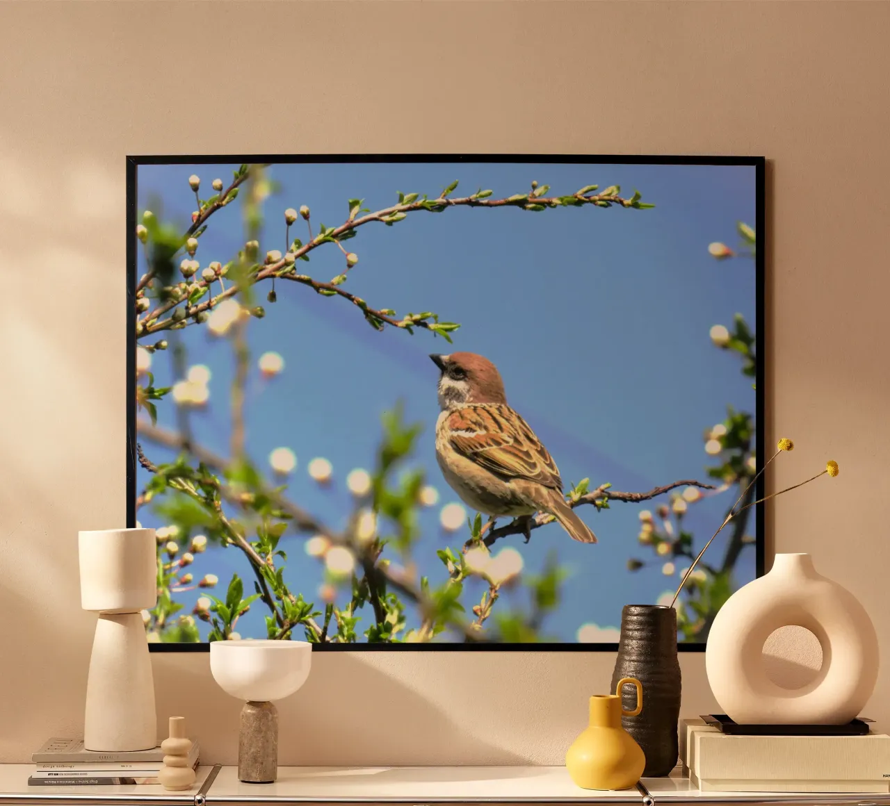 Tiny Sparrow Shape - Durchschnittliche Schönheit Poster mit Aluminium Rahmen von Nature's Palette
