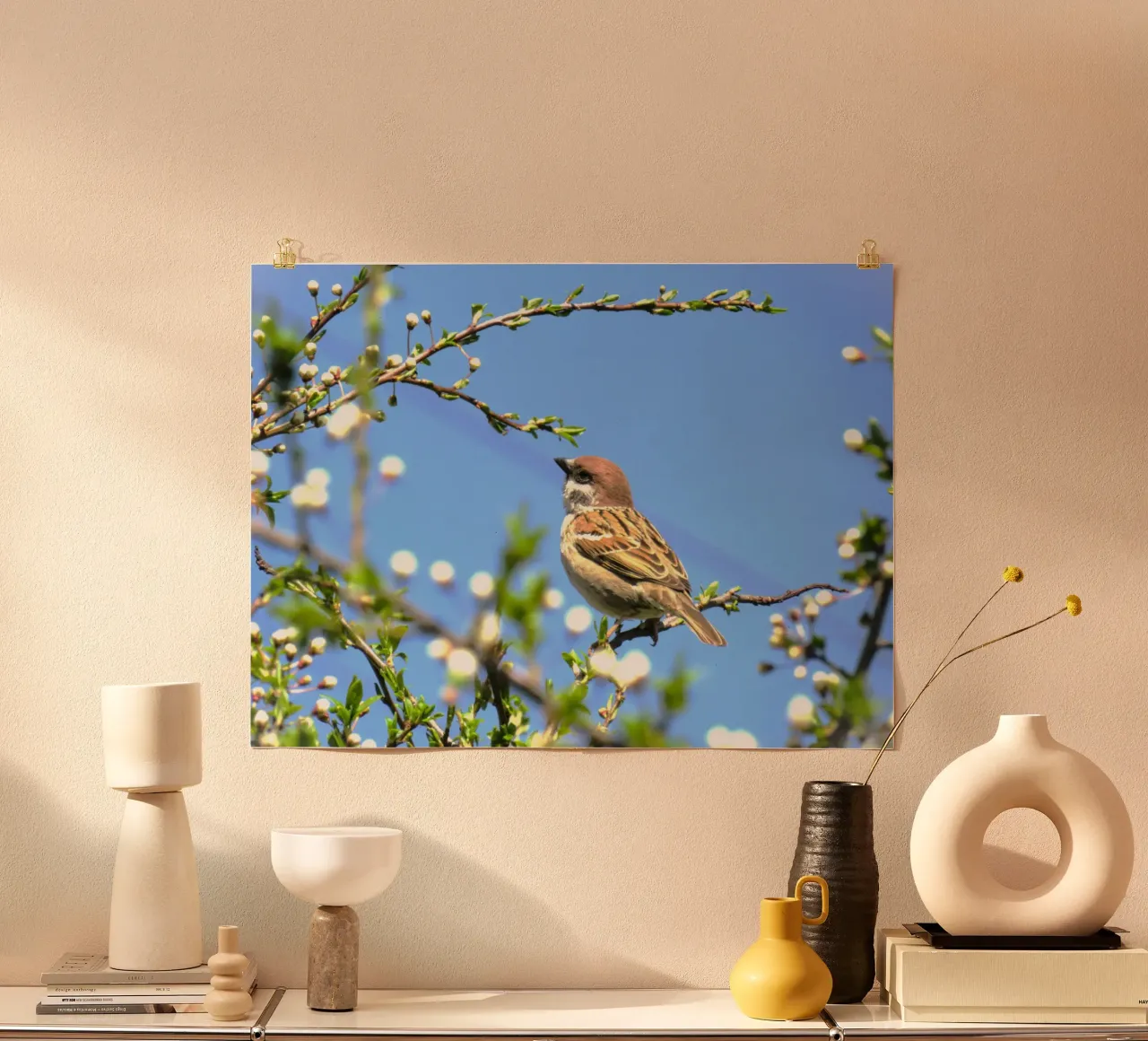 Tiny Sparrow Shape - Durchschnittliche Schönheit Poster mit Aluminium Rahmen von Nature's Palette