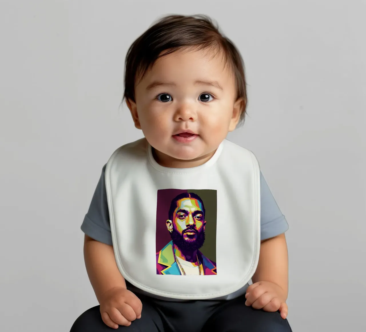 Ritratto pop art di Nipsey Hussle #2 bavaglino da Hantamrata