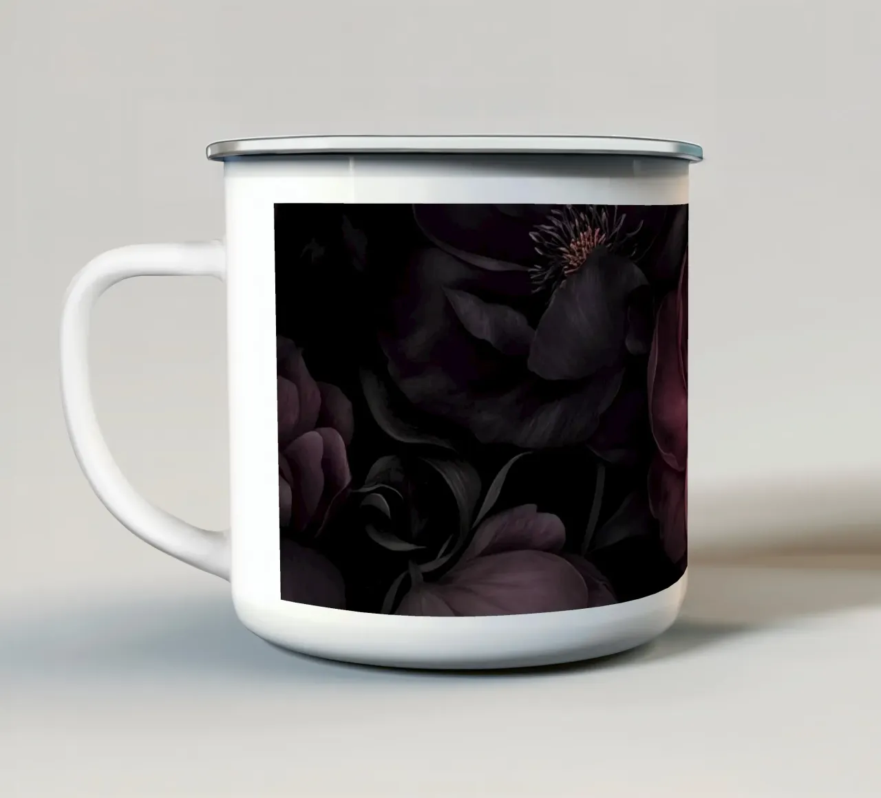 Grandezza del giardino gotico opulento tazza in smalto da Andrea Haase Floral Passion