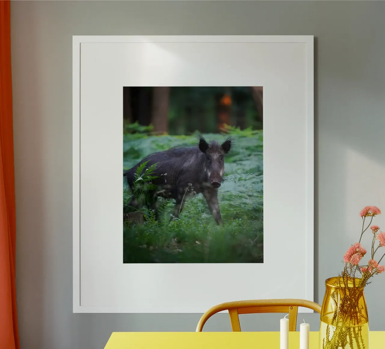 Cinghiale nella foresta poster con telaio in legno da Tom's Wildlife