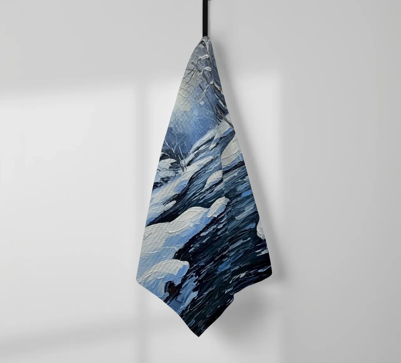 Sérénité hivernale : Une peinture à l'huile texturée d'une forêt enneigée S torchon de Artistic-shop