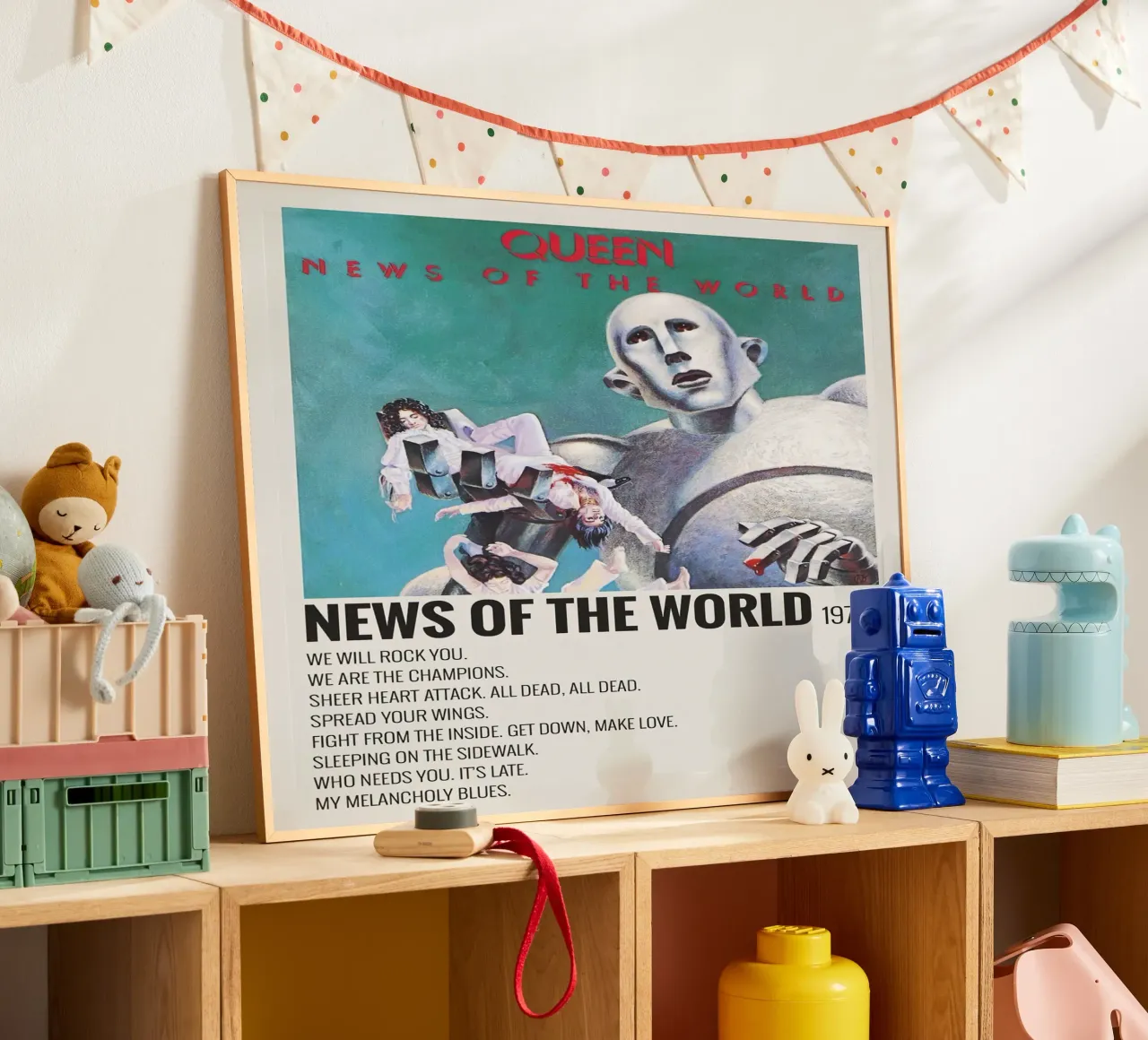 Queen News Of The World poster con telaio in plastica da Roronoa7
