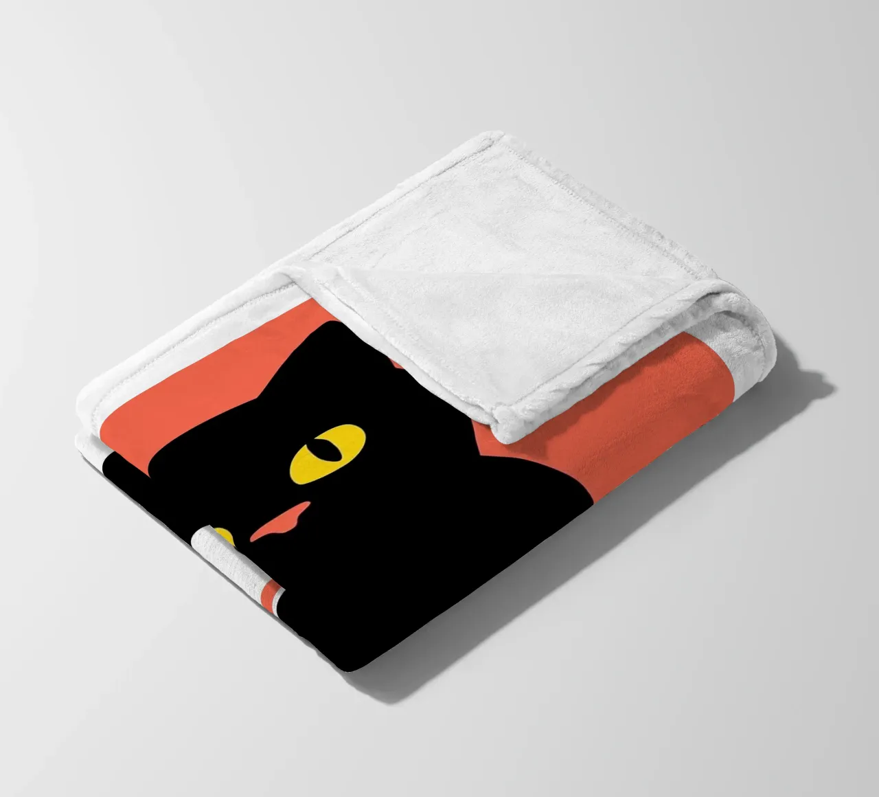 Gatto nero con tazza di caffè coperta in pile da Arjun