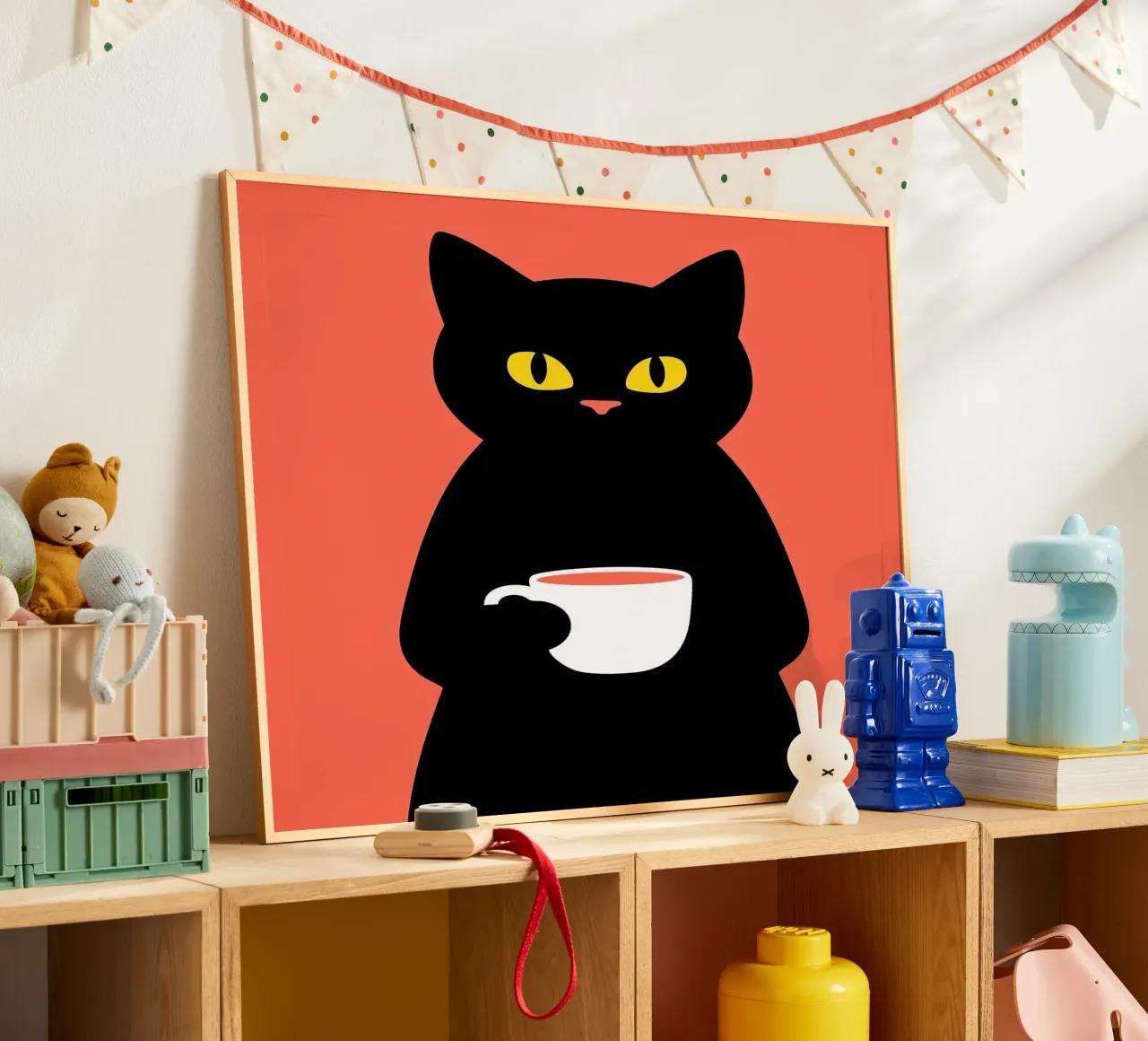 Gatto nero con tazza di caffè poster con telaio in legno da Arjun
