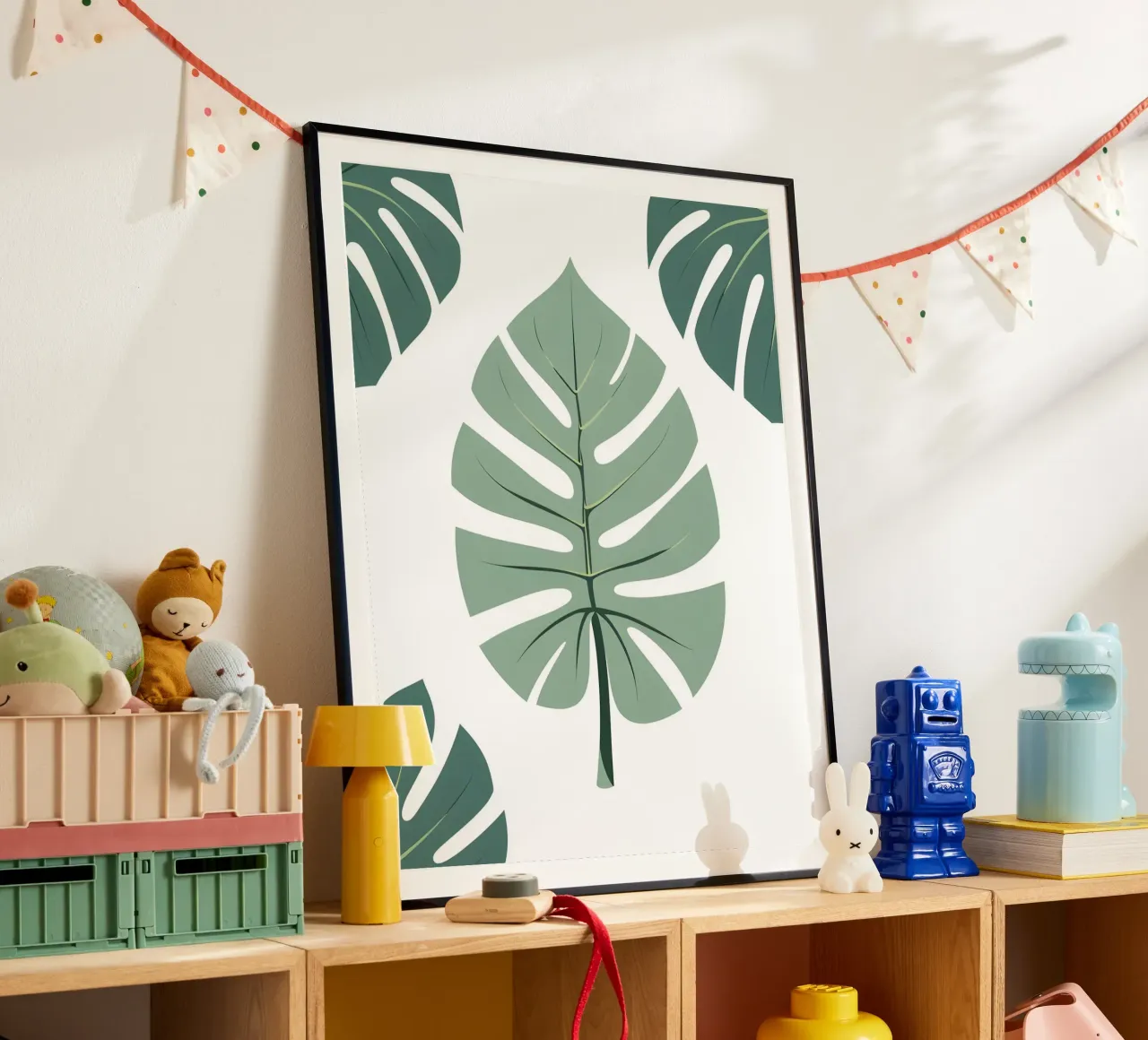 Filodendro a foglie spaccate poster con telaio in legno da The Green Room