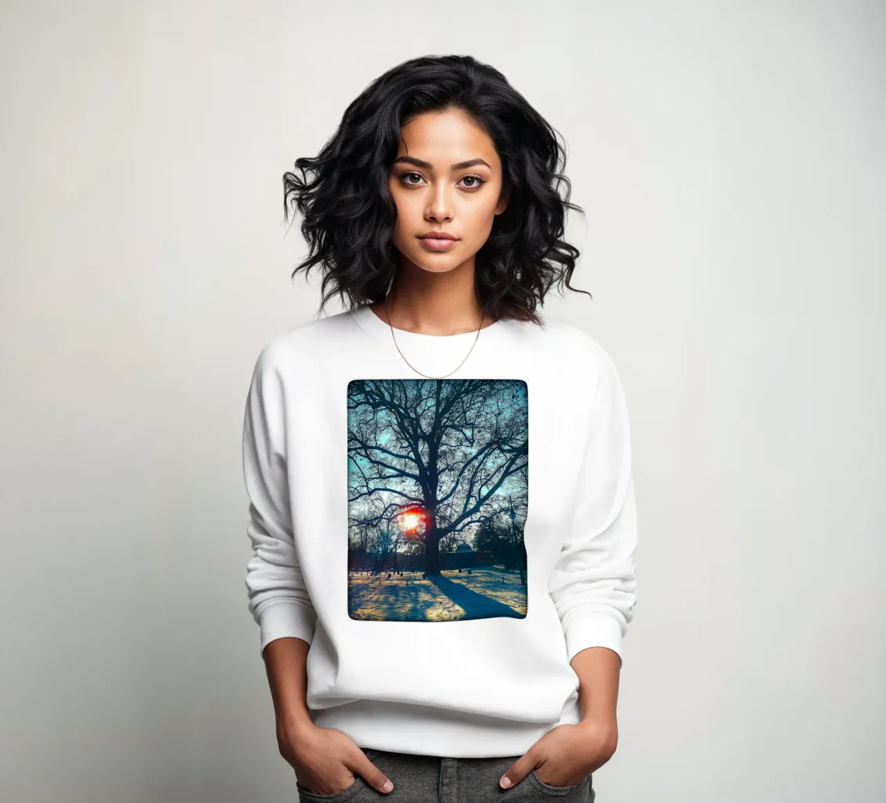 El ojo que lo ve todo - Impresión de un árbol de invierno al atardecer sudadera de jay