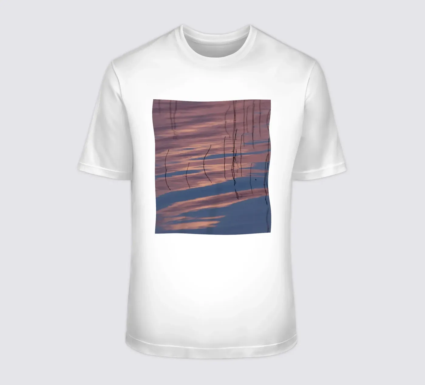 Clouds reflections t-shirt da Carol Maia