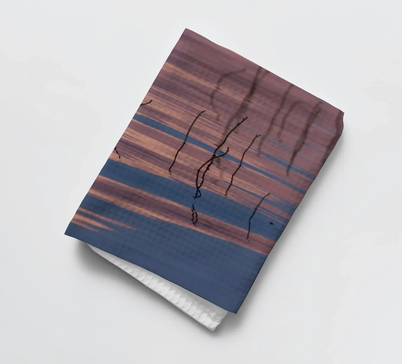 Clouds reflections theedoek van Carol Maia