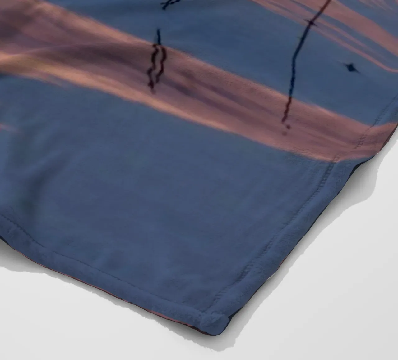 Clouds reflections fleecedeken van Carol Maia