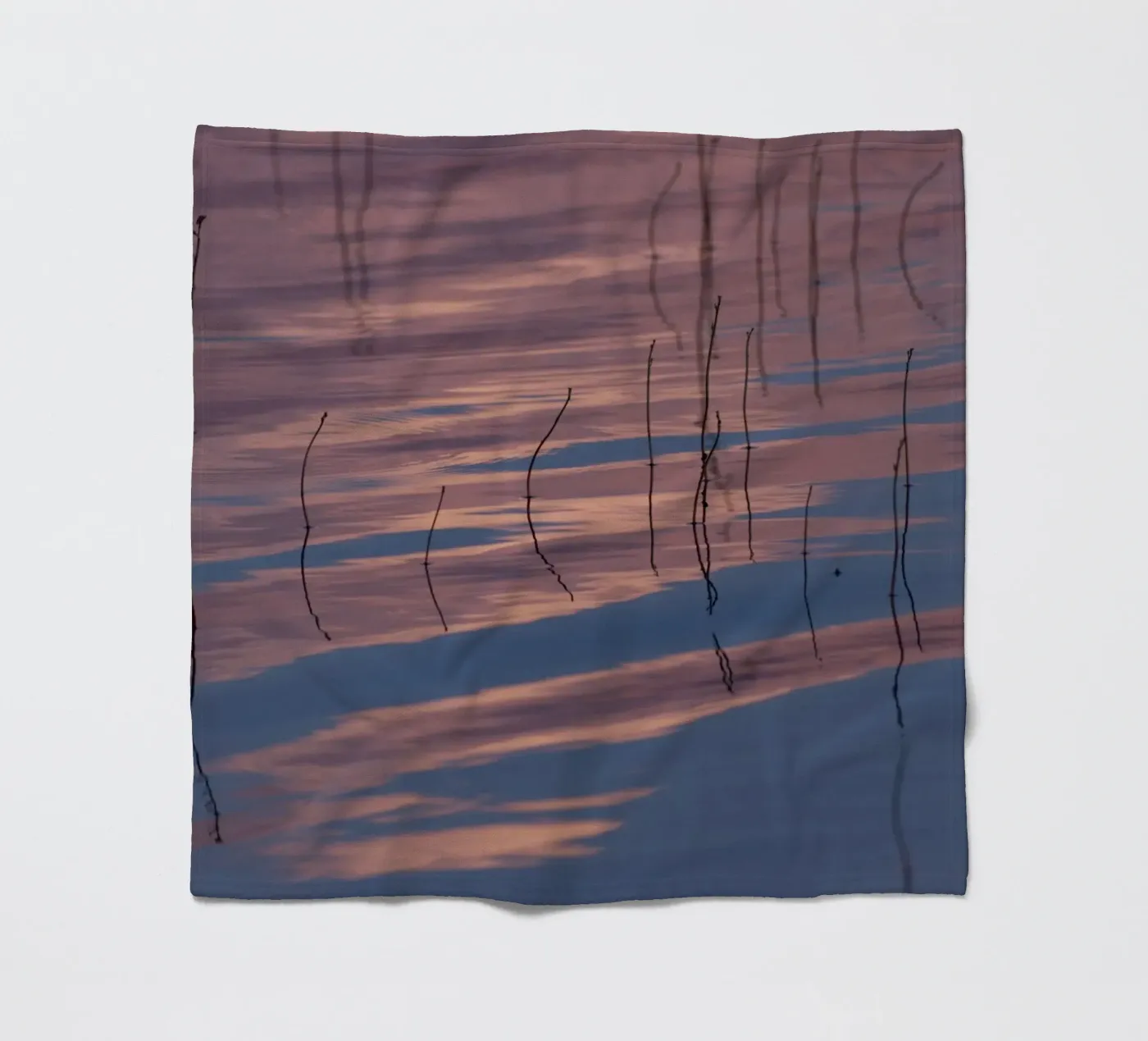 Clouds reflections coperta in pile da Carol Maia