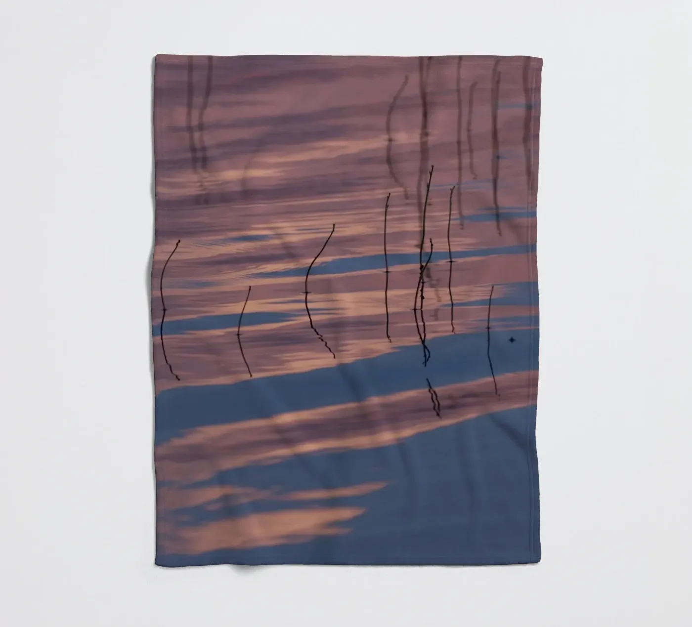 Clouds reflections coperta in pile da Carol Maia