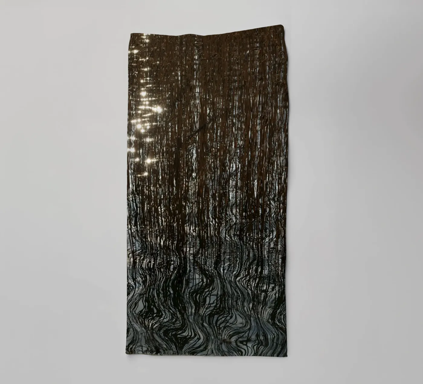 Distorted reflections towel by Carol Maia