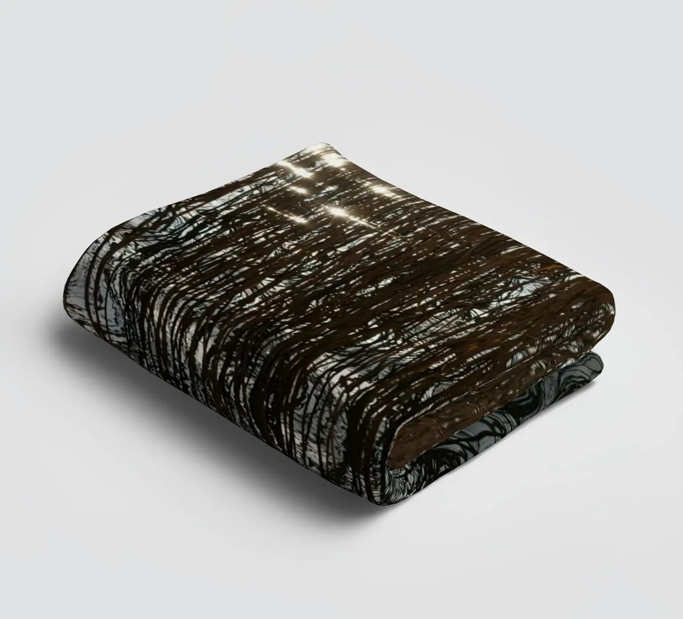 Distorted reflections towel by Carol Maia