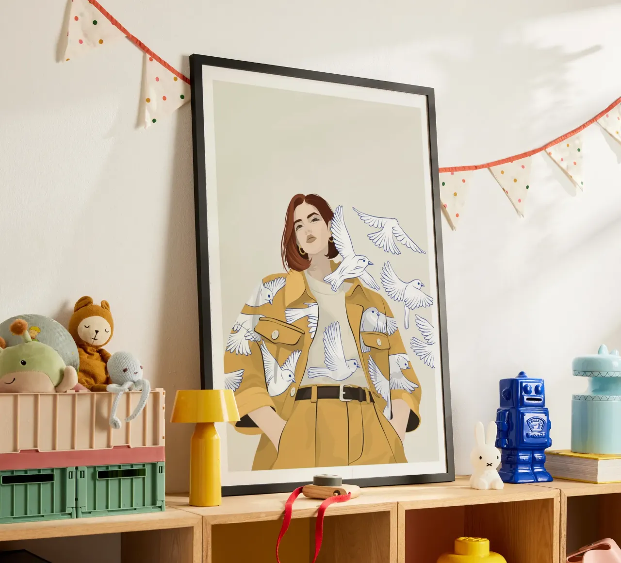 Donna con uccelli poster con telaio in legno da Lise.ya