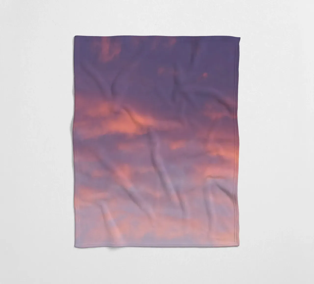 Sunset clouds coperta in pile da Carol Maia