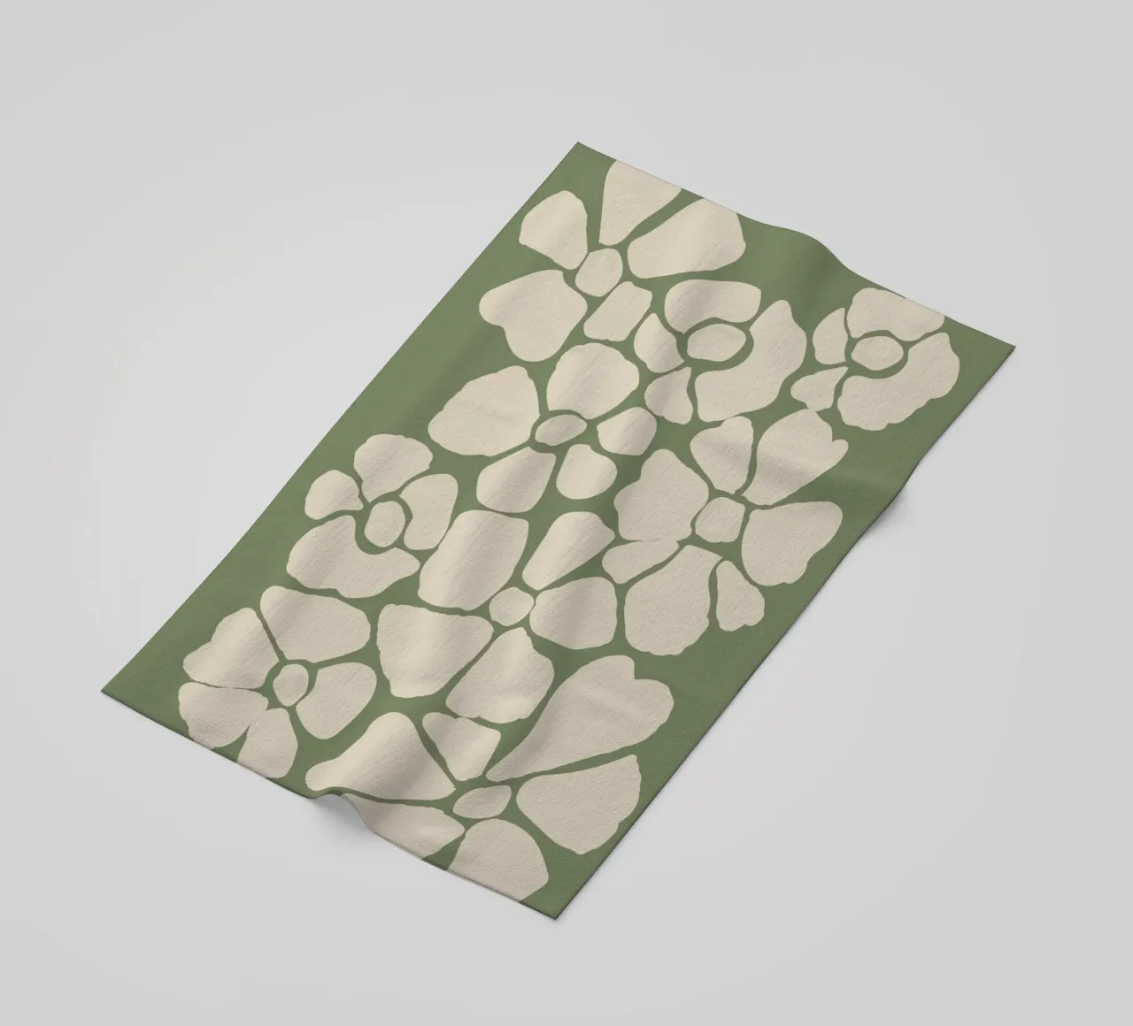 Abstrait floral vert sauge serviette de plage de Melloi Art Print