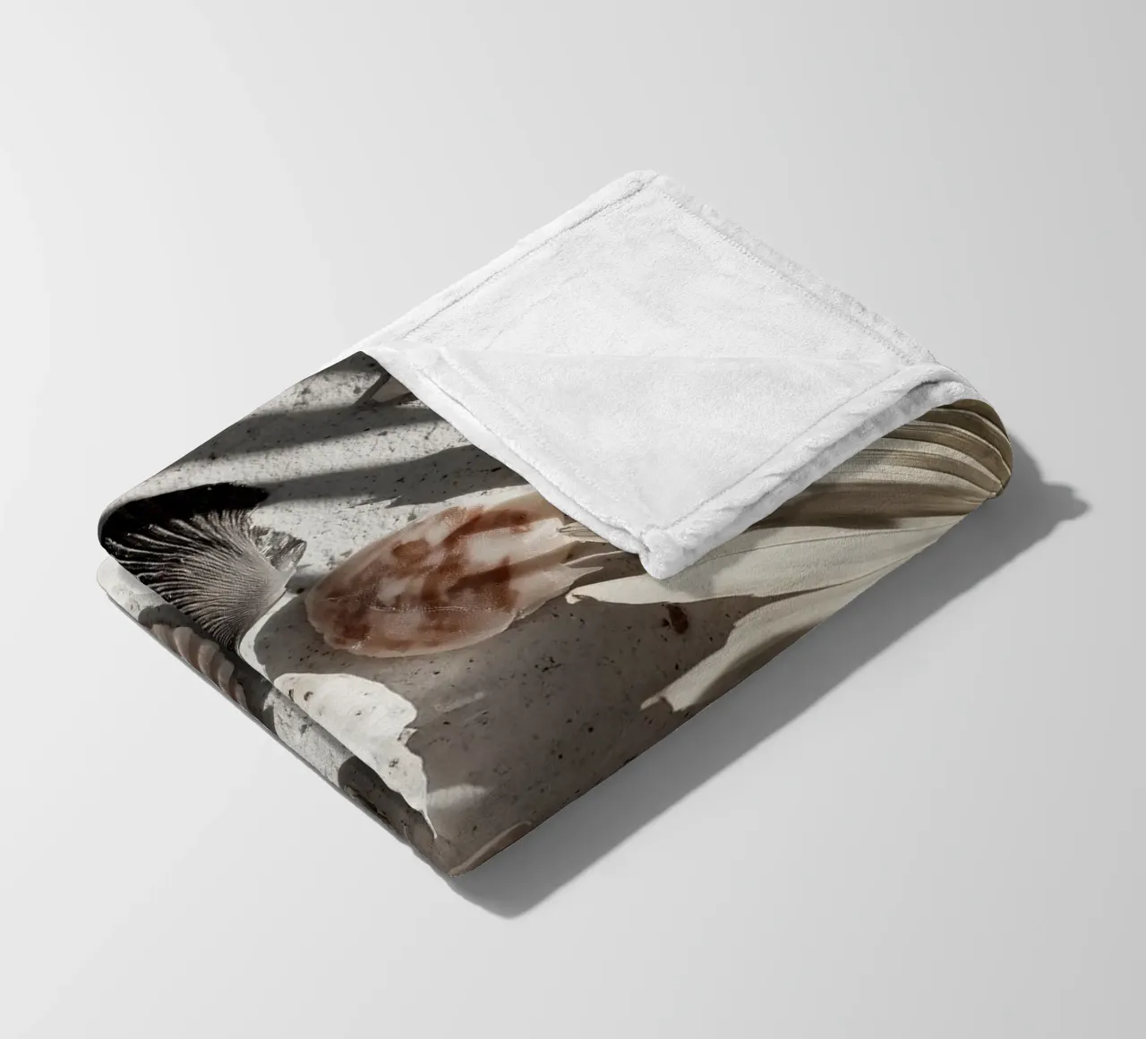 Shell Stories No 02 coperta in pile da treechild