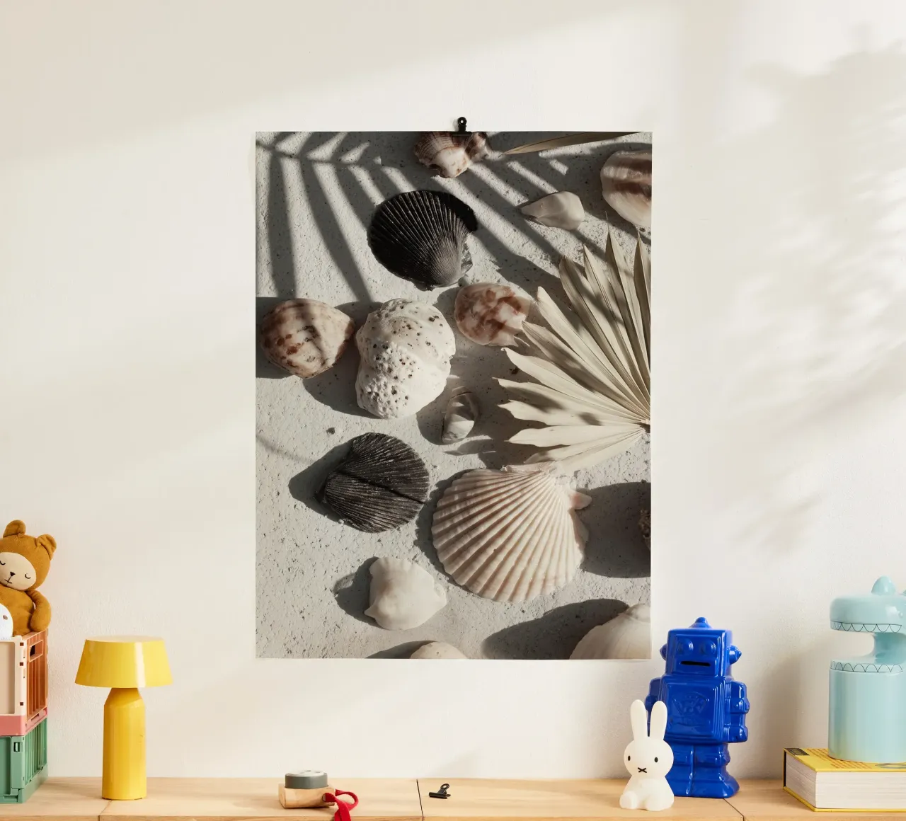 Shell Stories No 02 poster con telaio in legno da treechild