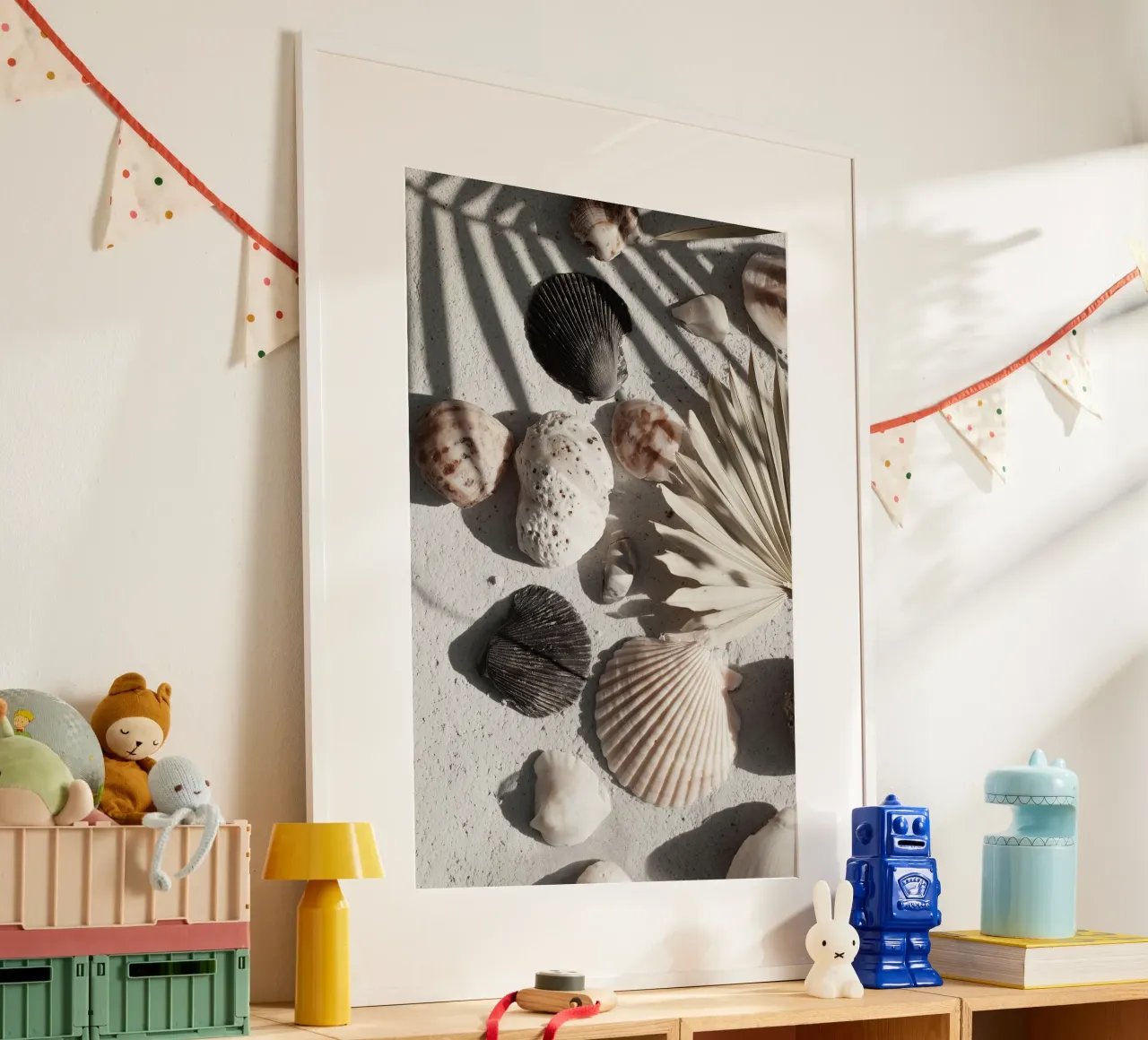 Shell Stories No 02 poster con telaio in legno da treechild