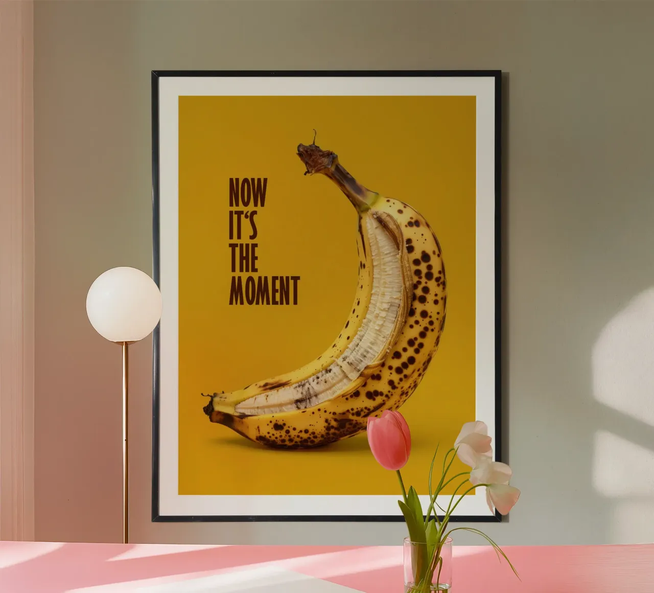 Now It's The Moment | La transitorietà e il momento perfetto poster con telaio in legno da Autofocus
