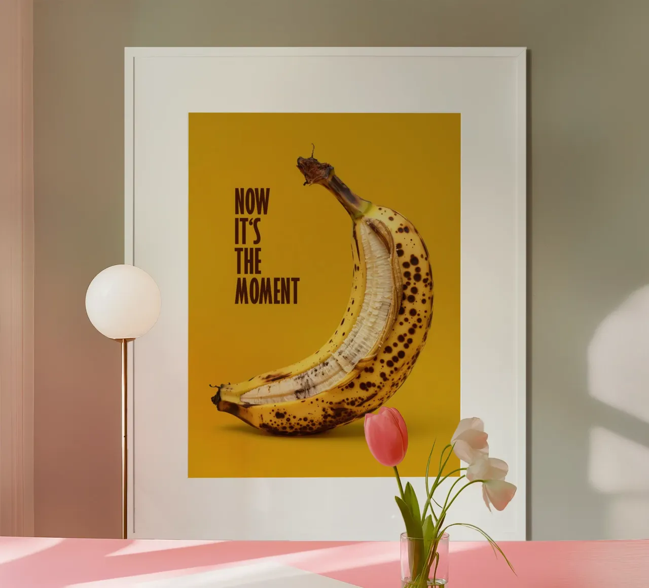 Now It's The Moment | La transitorietà e il momento perfetto poster con telaio in legno da Autofocus