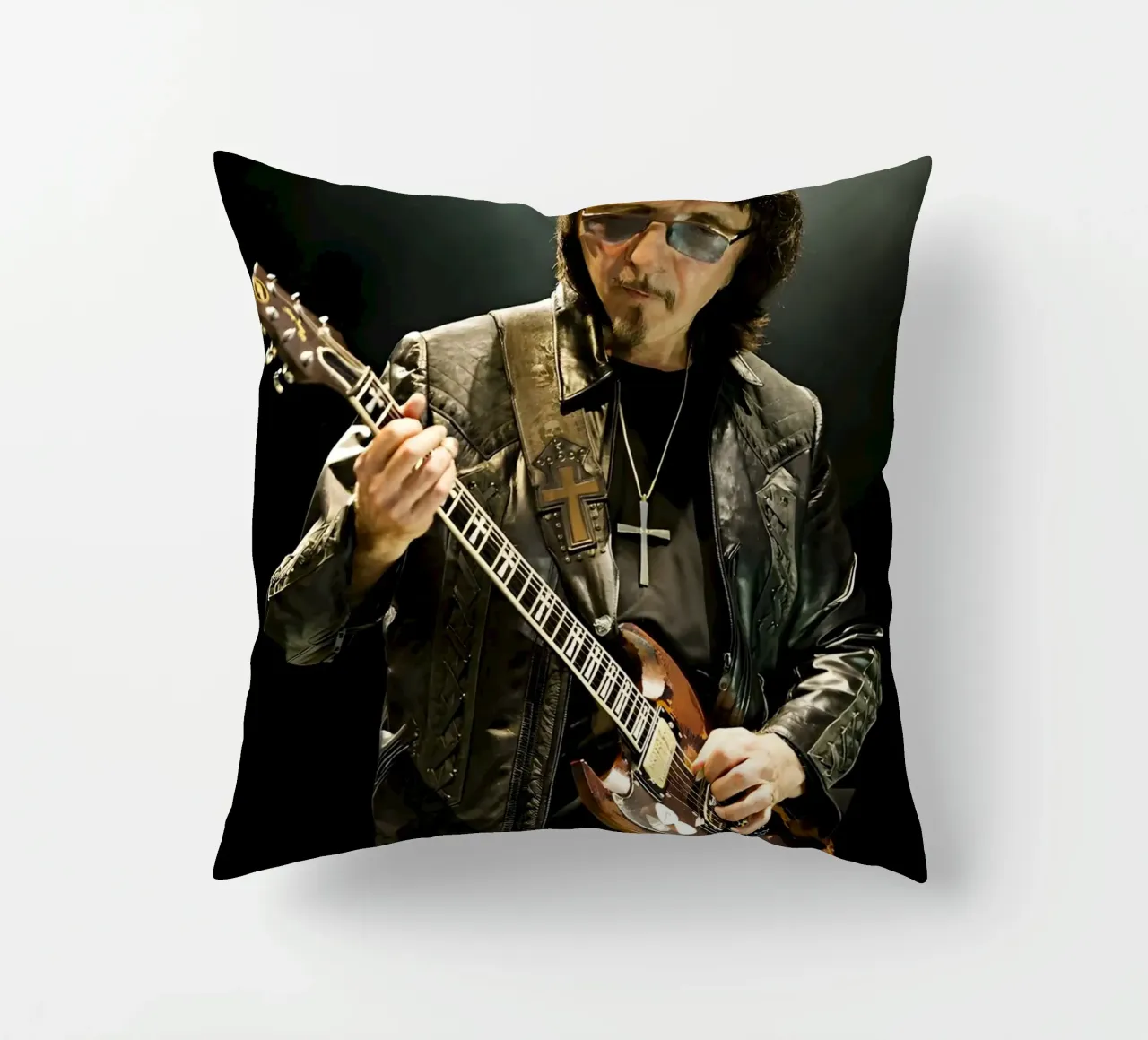 Tony lommi cuscino da Low poly art