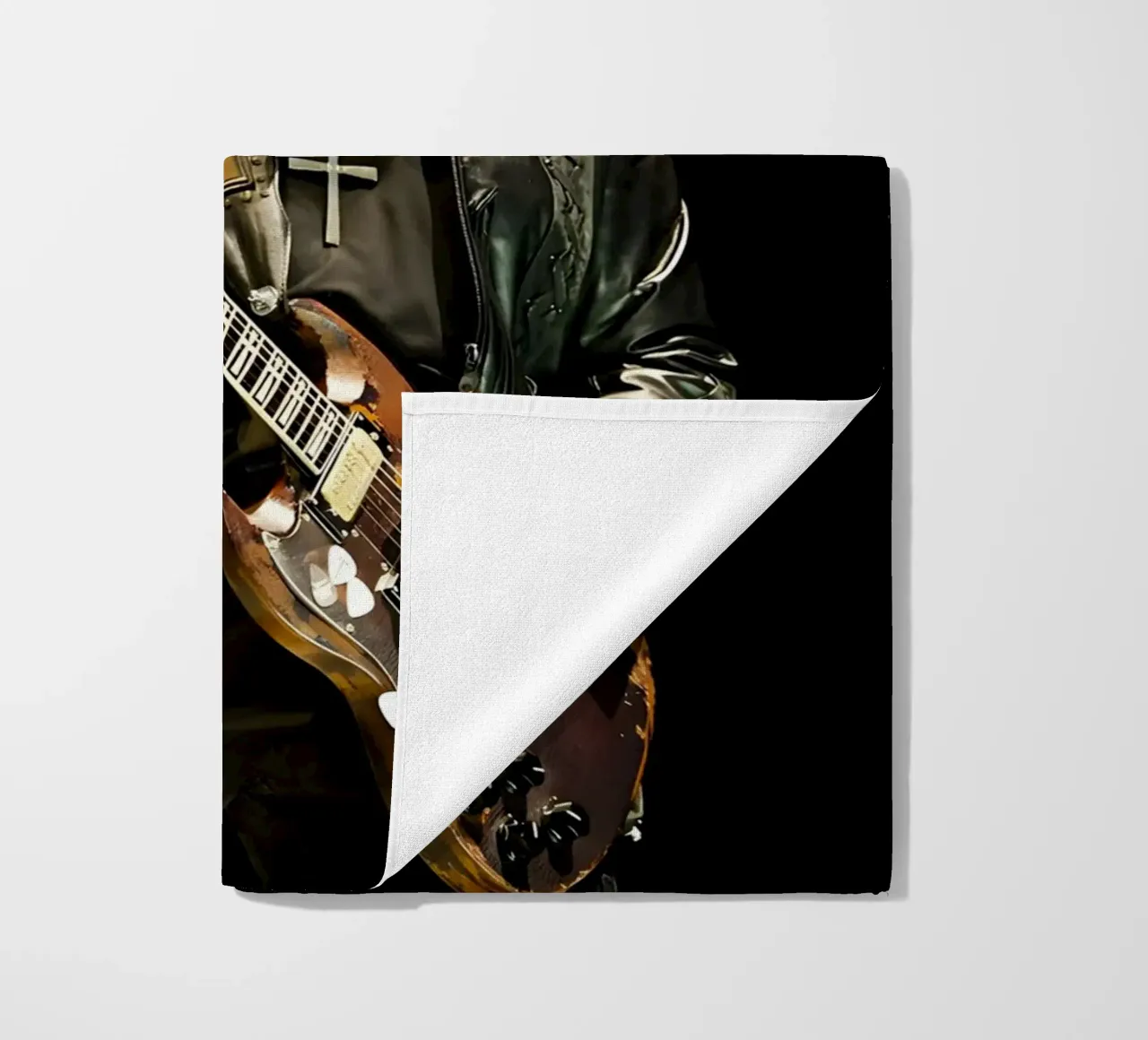 Tony lommi telo mare da Low poly art