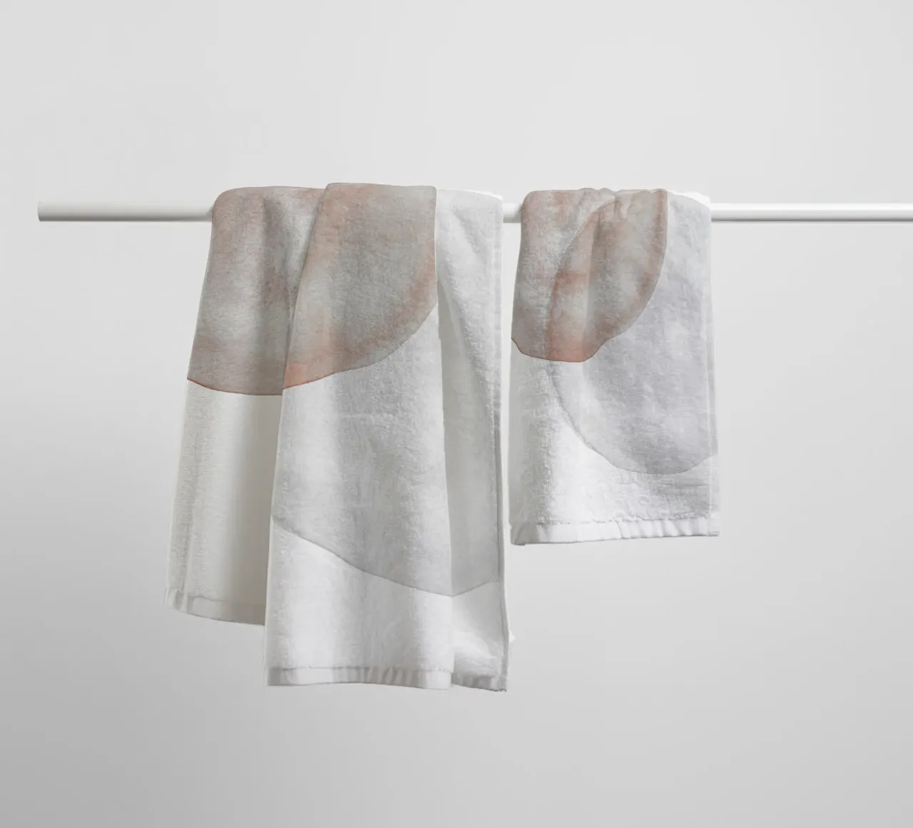 Terracotta and Beige Circles - Boho Tranquil Minimalism asciugamano da bagno da pierosvisuals