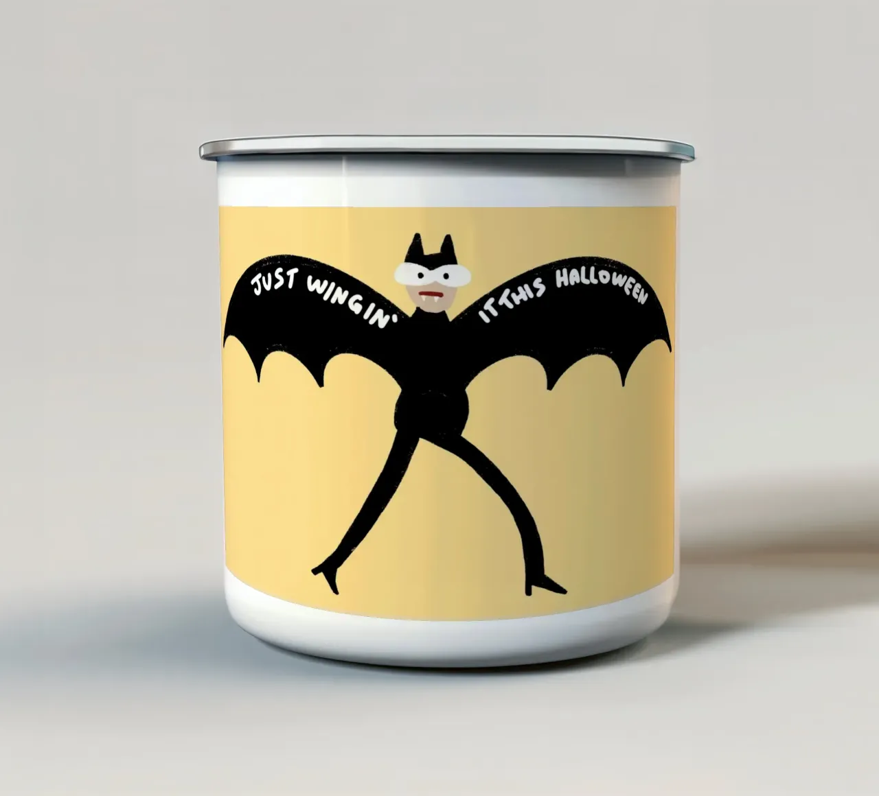 Lustiges Fledermaus-Kostüm mit Druck: "Just Wingin' It" Emaille Tasse von vintagepod